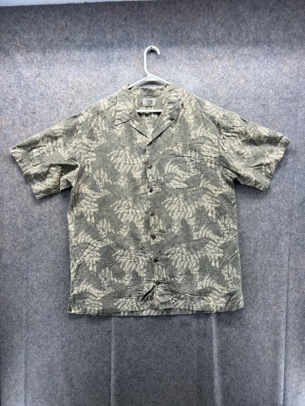 L.L. Bean Shirt Men L Tall Green Tropical Floral Short Sleeve Button Up Casual